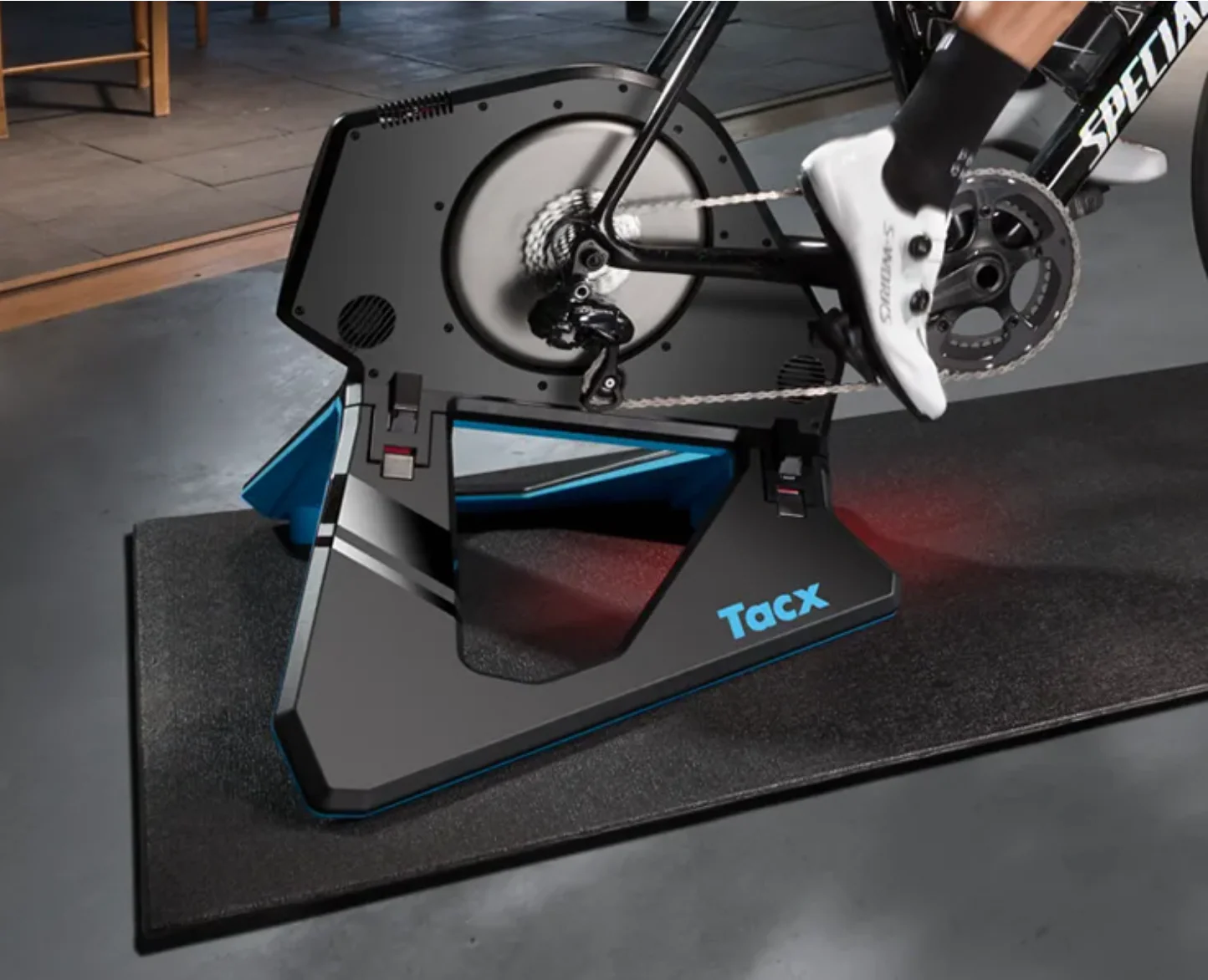 Neo 2T Smart Bike Trainer - Image 4